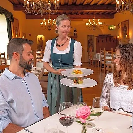 Hotel Burg 4*